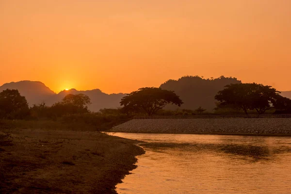 Landscae Západ Slunce Řeky Mae Nam Kok Městě Chiang Rai — Stock fotografie