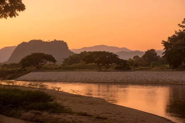 Paesaggio Tramonto Fiume Mae Nam Kok Nella Città Chiang Rai — Foto Stock