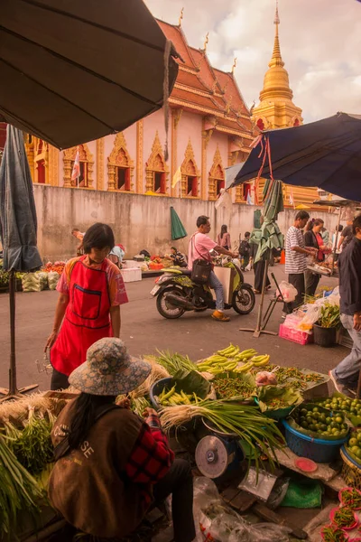 Calle Del Mercado Frente Wat Mung Muang Mercado Kad Luang — Foto de Stock