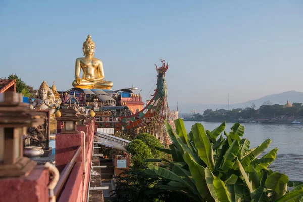 Buda Gigante Templo Del Barco Del Dragón Río Mekong Ciudad — Foto de Stock