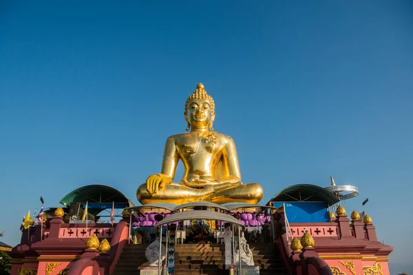 Bouddha Géant Sur Dragon Boat Temple Rivière Mékong Dans Ville — Photo