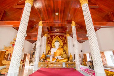 Kuzey Tayland 'daki Chiang Rai şehrinin kuzeyindeki Sop Ruak kasabasındaki Wat Sob Ruak. Tayland, Chiang Sean, Kasım 2019