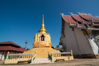 Kuzey Tayland 'daki Chiang Rai şehrinin kuzeyindeki Sop Ruak kasabasındaki Wat Sob Ruak. Tayland, Chiang Sean, Kasım 2019