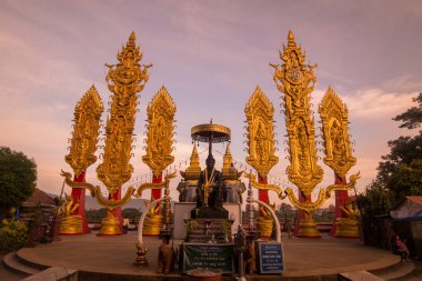 Kuzey Tayland 'daki Chiang Rai şehrinin kuzeyindeki Sop Ruak kasabasındaki Mekong Nehri' ndeki fil türbesi. Tayland, Chiang Sean, Kasım 2019