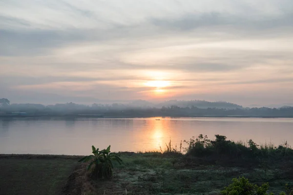 Napkelte Mekong Folyónál Chiang Saen Városában Észak Thaiföldön Chiang Rai — Stock Fotó