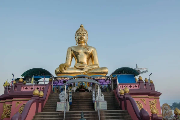Гигантский Будда Храме Лодки Дракона Реке Меконг Городе Соп Руак — стоковое фото