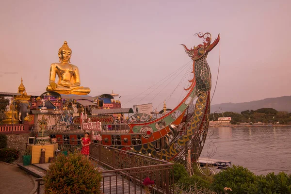 Giant Buddha Dragon Boat Temple Mekong River Town Sop Ruak — Stock Photo, Image