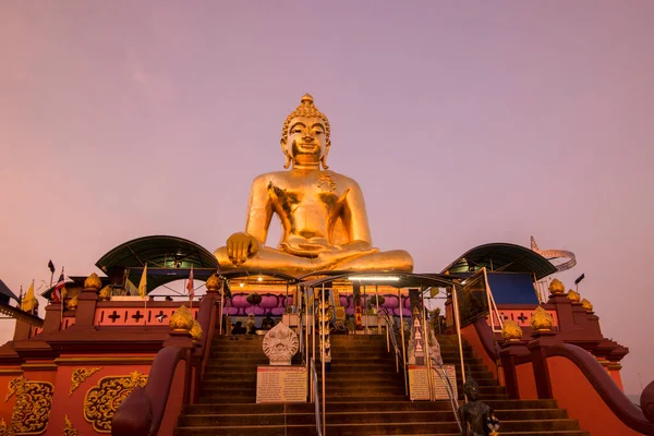 Bouddha Géant Sur Dragon Boat Temple Rivière Mékong Dans Ville — Photo