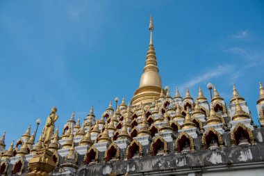 Tahiland 'ın Tak ilindeki Mae Sot kasabası yakınlarındaki Wat Manee Pai Sohn' da. Tayland, Mae Sot, Kasım 2019 