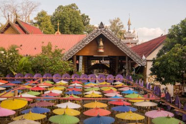 Tahiland 'ın Tak ilindeki Mae Sot kasabası yakınlarındaki Tayland Birlik Tapınağı. Tayland, Mae Sot, Kasım 2019 