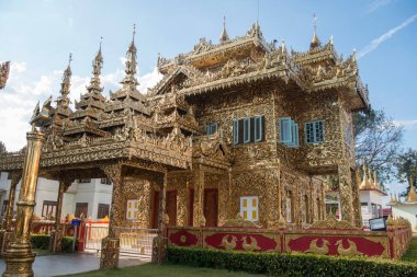 Tahiland 'ın Tak iline bağlı Mae Sot kasabası yakınlarındaki Wat Thai Wattanaram. Tayland, Mae Sot, Kasım 2019 