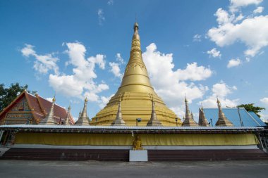 Tahiland 'ın Tak ilindeki Mae Sot kasabasındaki Wat Chumphon Khiri. Tayland, Mae Sot, Kasım 2019 