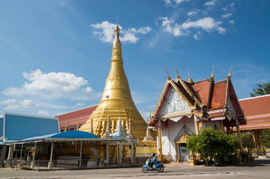 Tahiland 'ın Tak ilindeki Mae Sot kasabasındaki Wat Chumphon Khiri. Tayland, Mae Sot, Kasım 2019 