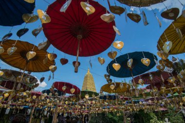 Tahiland 'ın Tak ilindeki Mae Sot kasabası yakınlarındaki Tayland Birlik Tapınağı. Tayland, Mae Sot, Kasım 2019 