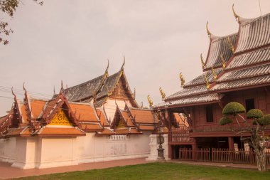 Tayland 'ın Phetchaburi eyaletinde yer alan Wat Yai Suwannaram Tapınağı. Tayland, Phetburi, Kasım 2019