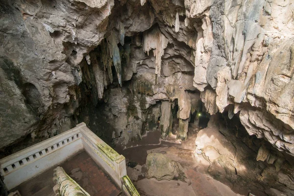 Великий Будда Печері Ват Хао Луанг Місті Фетчабурі Або Фетбурі — стокове фото
