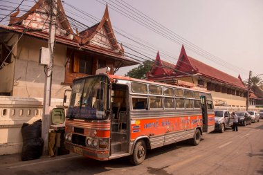 Phetchaburi, Tayland 'ın Phetchaburi eyaletinde yer alan bir halk otobüsü. Tayland, Phetburi, Kasım 2019