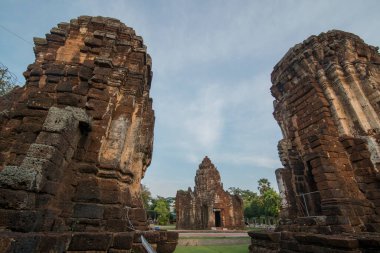 Wat Kamphaeng Laeng Tapınağı 'nın kalıntıları, Tayland' ın Phetchaburi ilinde Phetchaburi şehrindedir. Tayland, Phetburi, Kasım 2019