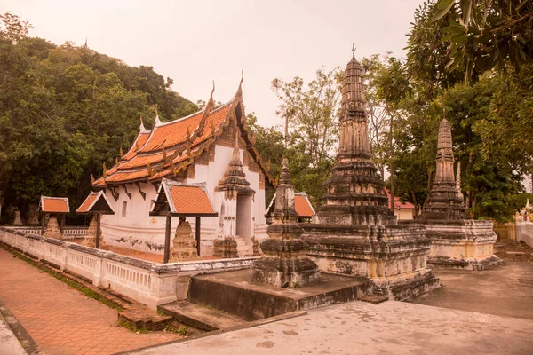 位于Phetchaburi市的Wat Sra Bua寺或位于泰国Phetchaburi省的Phetburi寺 Thailand Phetburi November 2019 — 图库照片