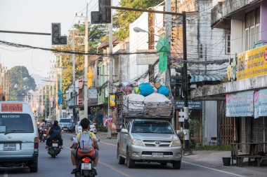 Tayland 'ın Chiang Raii şehrindeki Chiang Khong şehrindeki anayol. Tayland, Chiang Khong, Kasım 2019