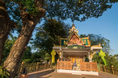 Tayland 'ın Chiang Raii şehrindeki Chiang Khong kasabasındaki Şehir Sütun Tapınağı veya Chiang Khong Tapınağı. Tayland, Chiang Khong, Kasım 2019