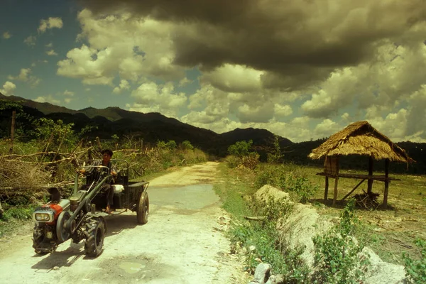 Agricoltore Nel Paesaggio Del Villaggio Muang Sing Nella Provincia Luang — Foto Stock