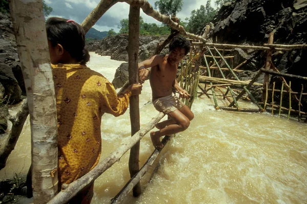 People Fishing Waterfalls Khon Phapheng Mekong River Village Don Khong — Stock Photo, Image