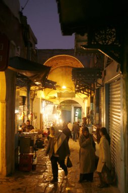 Tunus 'un kuzeyindeki Tunus, Tunus, Sidi Bou Sair, Mart 2009' da, Souq, Market veya Pazar 'da bir pazar.