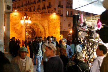 Tunus 'un kuzeyindeki Eski Tunus şehrindeki Place de la Kasbah, Tunus, Sidi Bou Sair, Mart 2009