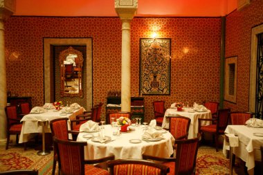 Tunus 'un kuzeyindeki Eski Tunus, Tunus, Tunus, Sidi Bou Sair, Mart 2009' da Souq, Market veya Pazar 'da geleneksel bir Saray Restoranı.