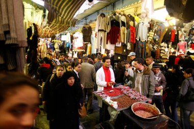 Tunus 'un kuzeyindeki Tunus, Tunus, Sidi Bou Sair, Mart 2009' da, Souq, Market veya Pazar 'da bir pazar.