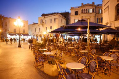  Tunus 'un kuzeyindeki Eski Tunus şehrindeki Place de la Kasbah, Tunus, Sidi Bou Sair, Mart 2009