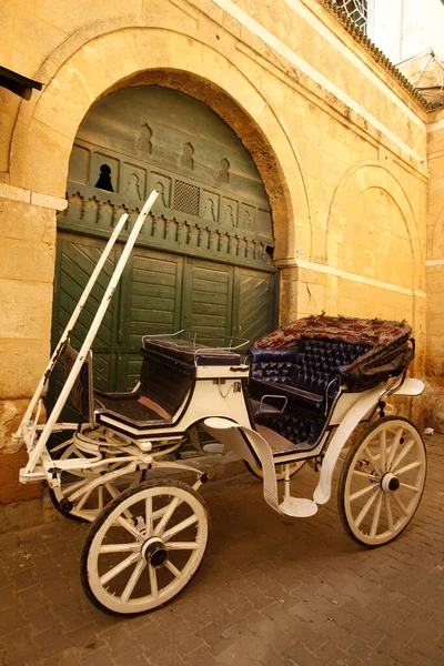 Uma Porta Tunisiana Tradicional Uma Rua Comercial Gold Souq Mercado — Fotografia de Stock