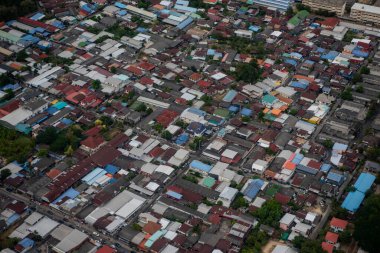 Tayland 'ın Ubon Ratchathani ilindeki Udon Ratchathani şehrinin şehir merkezine ait bir havayolu. Tayland, Khong Chiam, 2 Aralık 2023