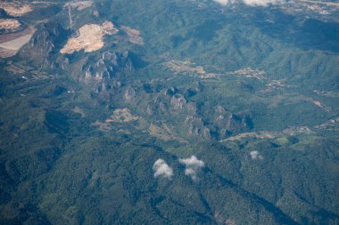 Tayland 'ın Nakhon Nayok ilindeki Khao Yai Milli Parkı' nın hava görüntüsü. Tayland, Khong Chiam, 2 Aralık 2023