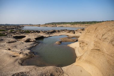 Kaeng Sam Phan Bok Kanyonu Tayland 'ın Ubon Ratchathani eyaletinin Mekong Nehri' ndeki Ban Song Khon Köyü 'nde. Tayland, Khong Chiam, 28 Kasım 2023