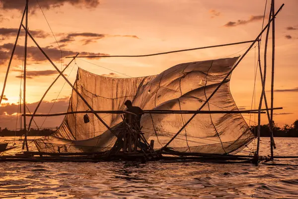 Fishermen His Fishingnet Sunset Lake Sirindhorn Dam Town Khong Chiam — Stock Photo, Image