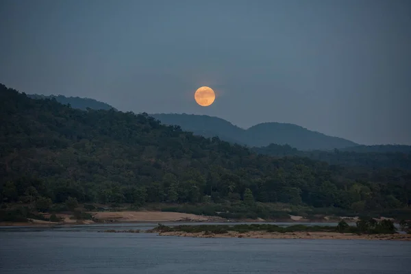 Full Moon Wat Khong Chiam Two Color River Viewpoint Town — Stock Photo, Image