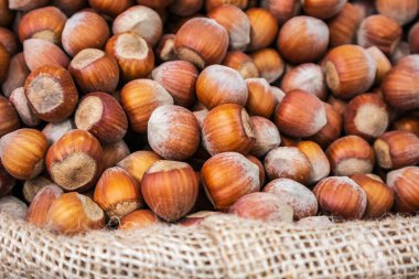 Bir sürü fındık. Kapalı duvar kağıdı.