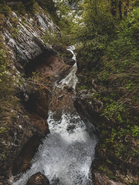 Atemberaubende Aussicht Auf Den Wasserfall Den Österreichischen Alpen — Stockfoto