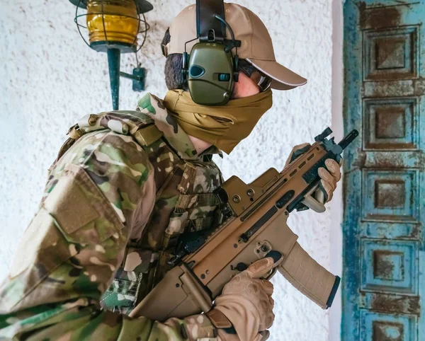 Fuzileiro Dos Eua Com Espingarda Assalto Camuflagem Multicam Militares Dos — Fotografia de Stock