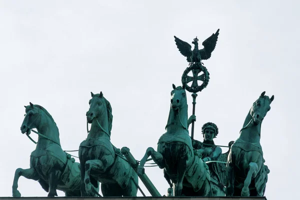 Brandenburgi Kapu Szobra Berlin — Stock Fotó