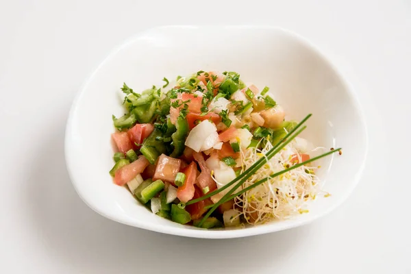 Prato Salada Tomate Queijo Fundo Branco — Fotografia de Stock