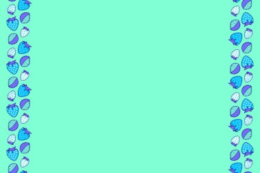 Dikey trendsiz biçimlendirilmiş model. Kopyalama alanı olan mor ve mavi çilek (metin için yer).