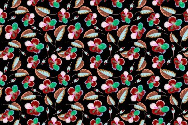 Siyah arka planda hibiscus deseni. Suluboya tarzında tropikal çiçeklerle kusursuz desen.