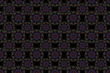 Menekşe rengi, kırmızı ve yeşil renklerde siyah arka planda, pürüzsüz bir süs. Sıkıntılı damask desensiz arkaplan fayansı.