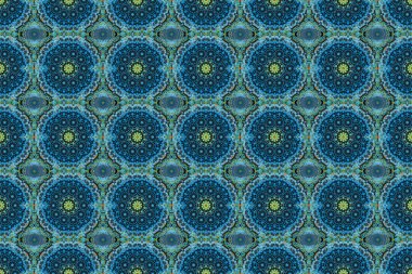 Kusursuz bir geçmişi var. Duvar kâğıdı barok, İspanyol kumaşı. Çiçeksiz desen. Siyah arkaplanda yeşil ve mavi süsler.