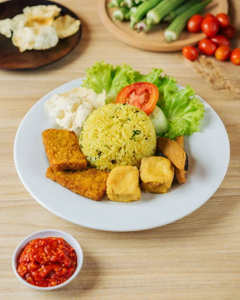 Kızarmış Tempeh Tofu Ile Bali Pirinci — Stok fotoğraf
