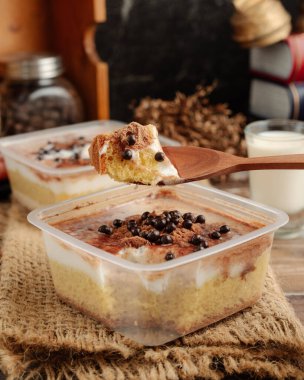 Endonezya Kremalı Pasta Kutusu 