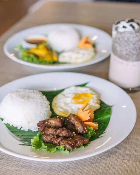Стол Тайской Едой — стоковое фото
